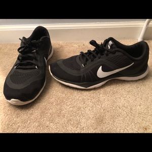 Women’s Nike shoes size 9W